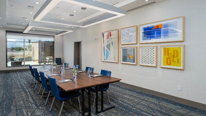 Holiday Inn Express & Suites Ridgecrest China Lake image