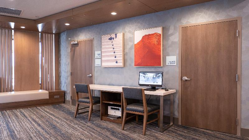 Holiday Inn Express & Suites Ridgecrest China Lake image
