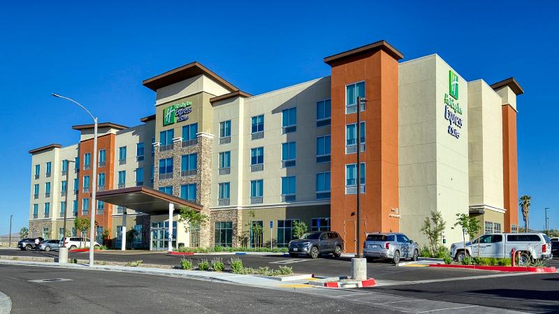 Holiday Inn Express & Suites Ridgecrest China Lake image