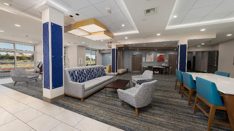 Holiday Inn Express & Suites Ridgecrest China Lake image