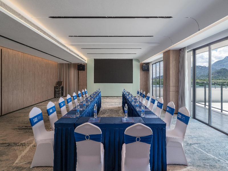 Holiday Inn Express Jiangmen Yinhu Bay image