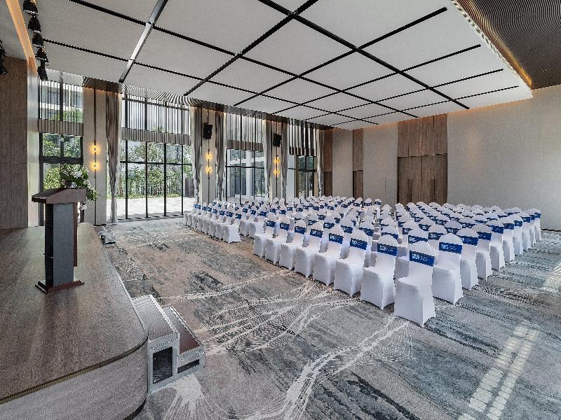 Holiday Inn Express Jiangmen Yinhu Bay image