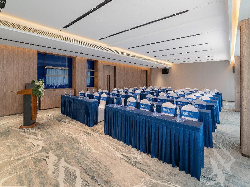 Holiday Inn Express Jiangmen Yinhu Bay image
