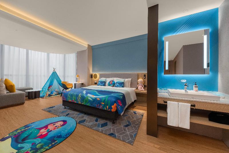 Holiday Inn Express Jiangmen Yinhu Bay image