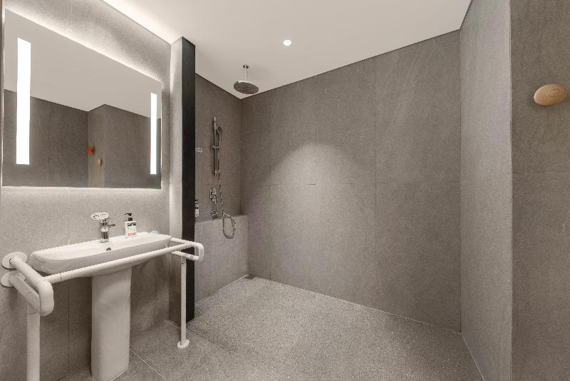 Holiday Inn Express Jiangmen Yinhu Bay image