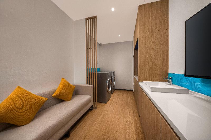 Holiday Inn Express Jiangmen Yinhu Bay image