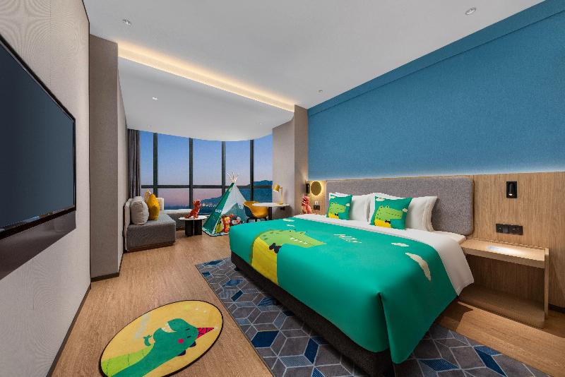 Holiday Inn Express Jiangmen Yinhu Bay image