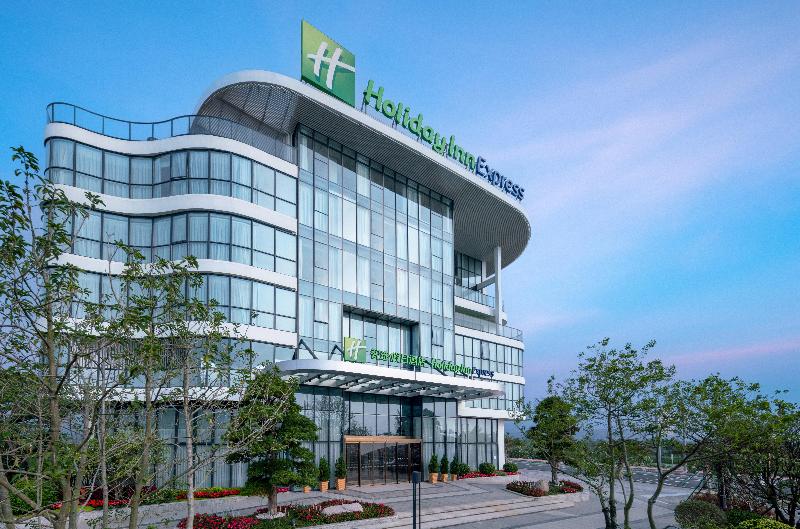 Holiday Inn Express Jiangmen Yinhu Bay image
