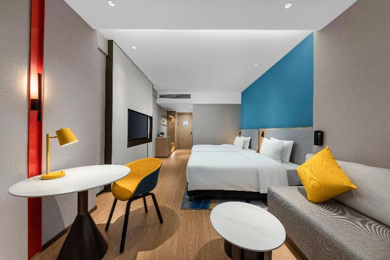 Holiday Inn Express Jiangmen Yinhu Bay image