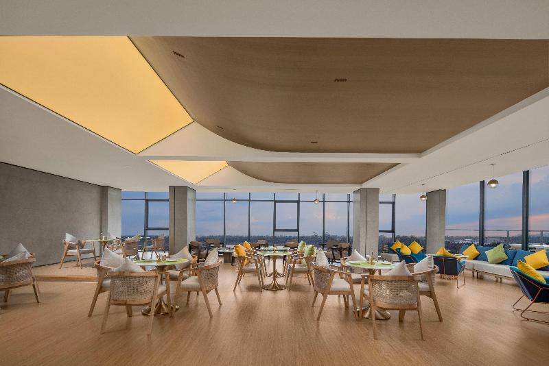 Holiday Inn Express Jiangmen Yinhu Bay image