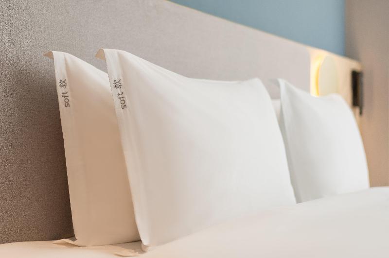 Holiday Inn Express Jiangmen Yinhu Bay image
