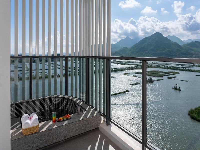 Holiday Inn Express Jiangmen Yinhu Bay image