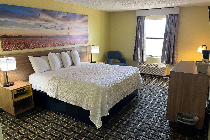 Days Inn by Wyndham Park City Kansas image