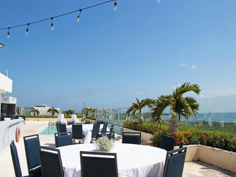 Residence Inn By Marriott Cancun Hotel Zone image
