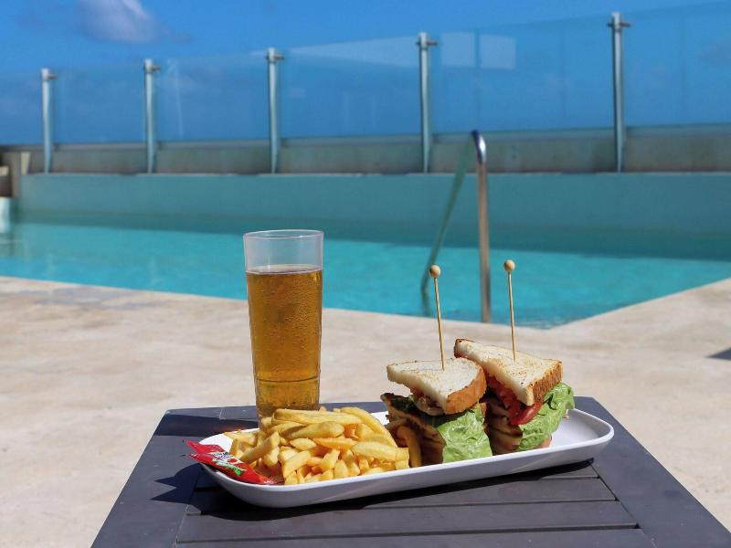 Residence Inn By Marriott Cancun Hotel Zone image