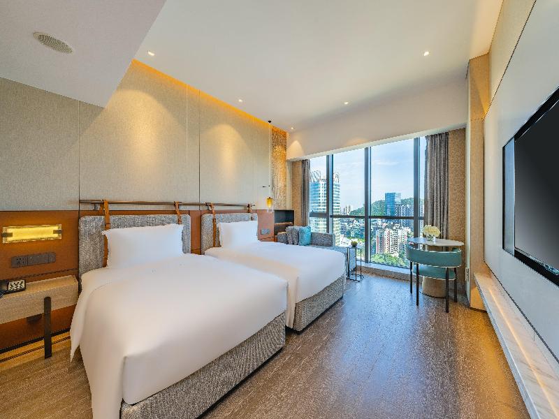 Holiday Inn Zhuhai City Center image