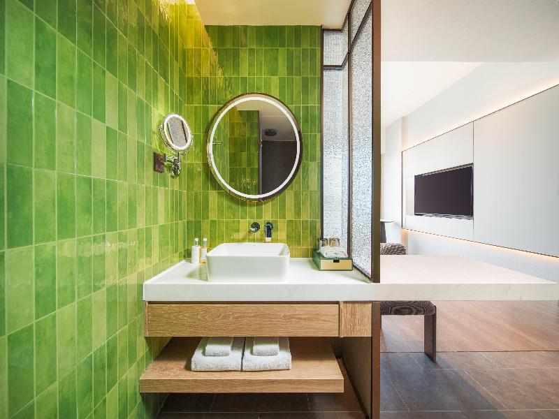 Holiday Inn Zhuhai City Center image