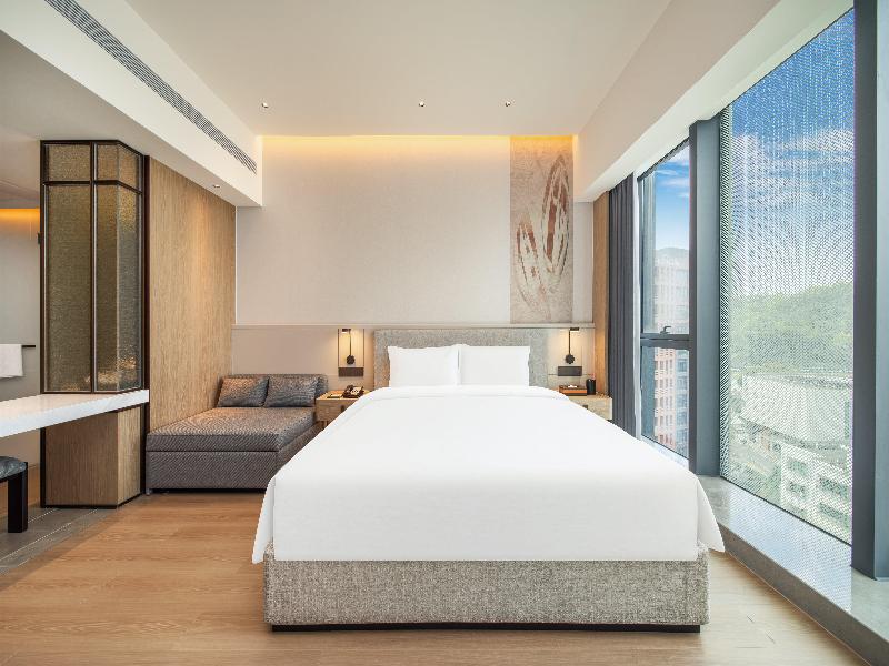 Holiday Inn Zhuhai City Center image