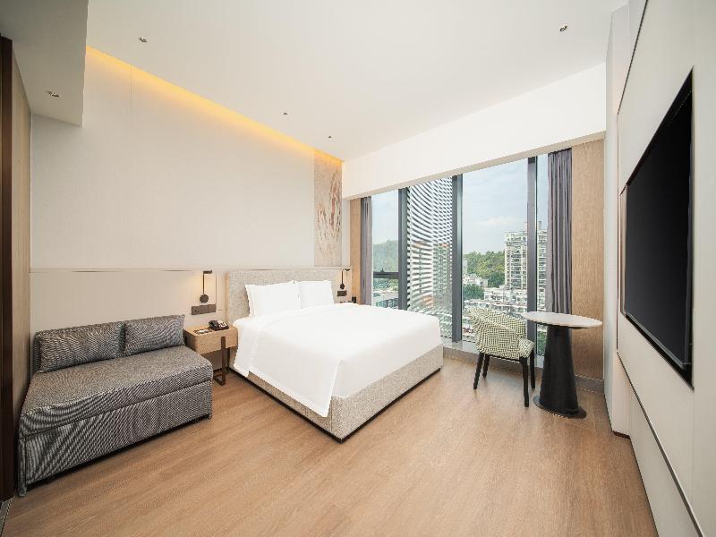 Holiday Inn Zhuhai City Center image