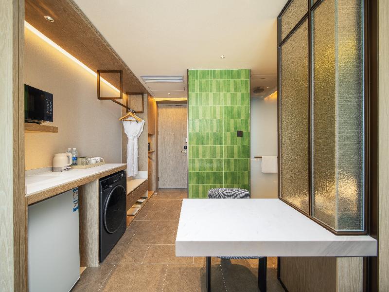 Holiday Inn Zhuhai City Center image