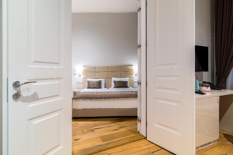 Lanterna Rooms City Center image