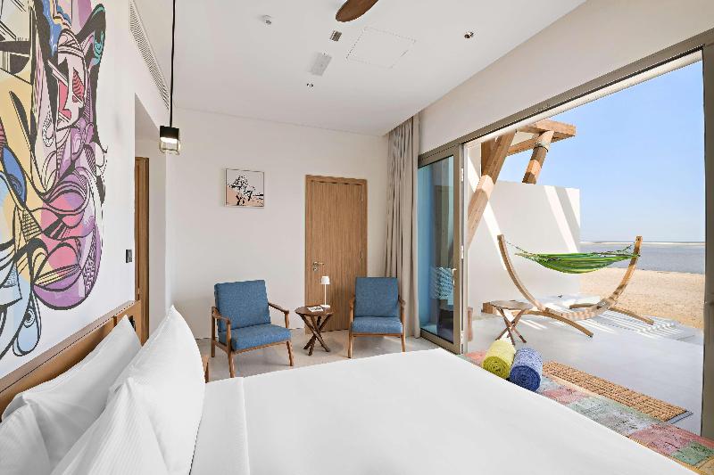 Fuwairit Kite Beach Tapestry Collection By Hilton image
