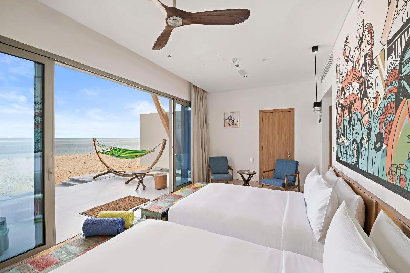 Fuwairit Kite Beach Tapestry Collection By Hilton image