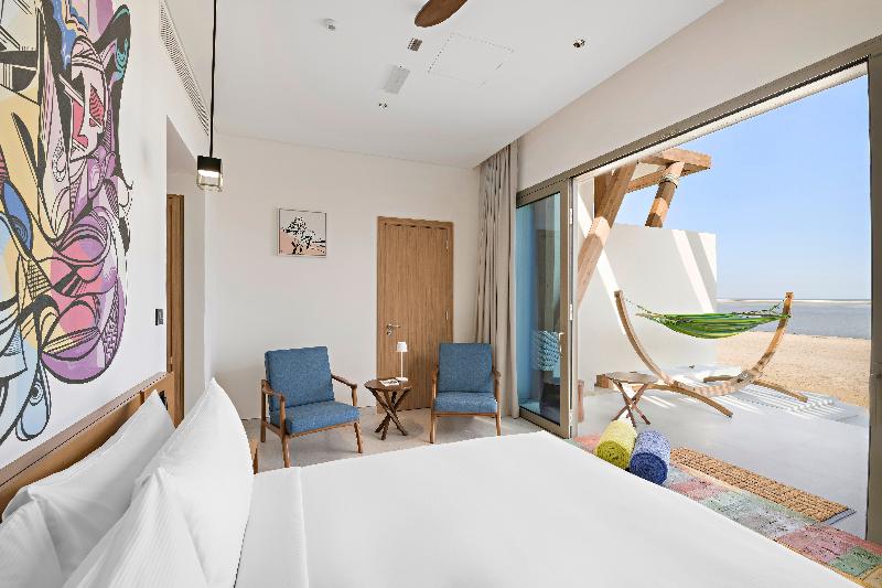 Fuwairit Kite Beach Tapestry Collection By Hilton image