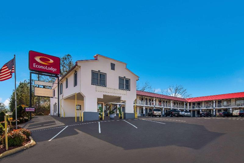 Econo Lodge Calhoun image