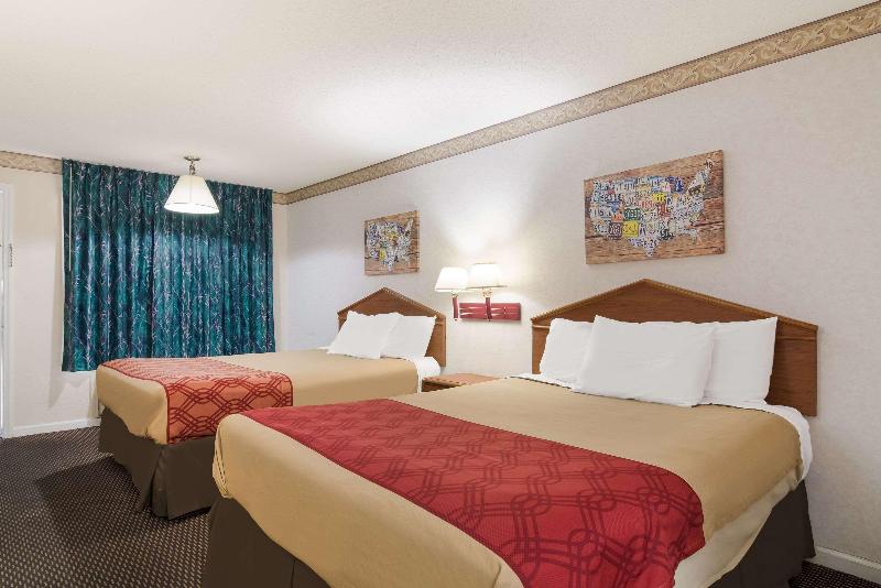 Econo Lodge Calhoun image