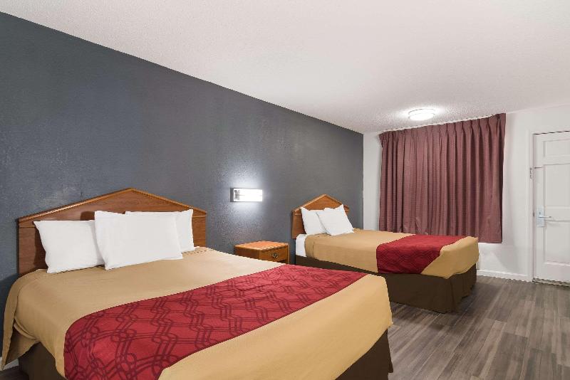 Econo Lodge Calhoun image