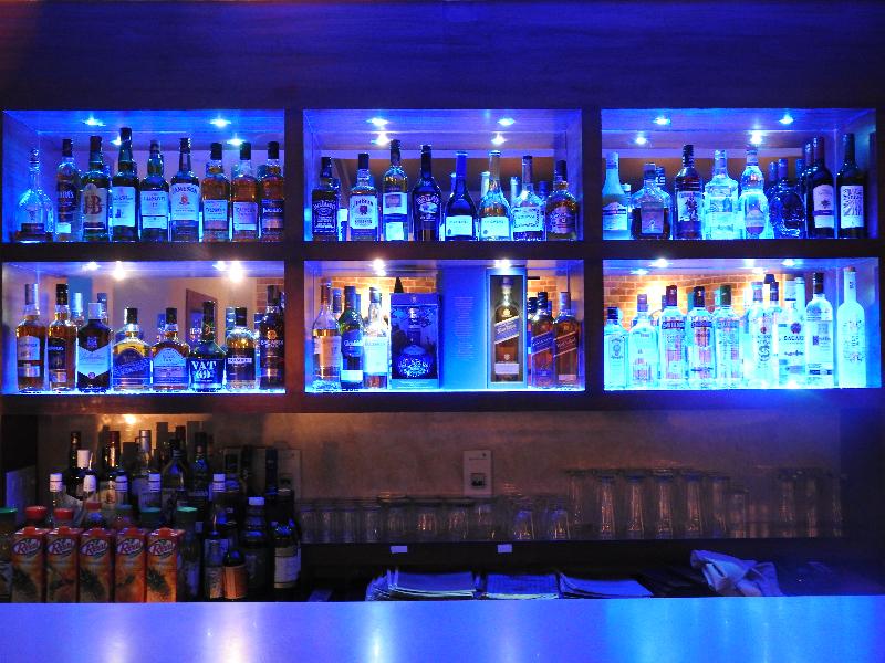 Bar & Lounge
