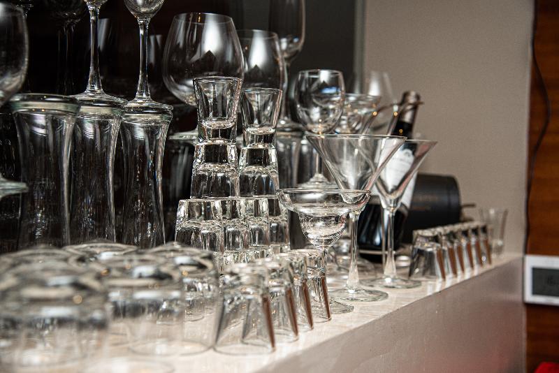Bar & Lounge