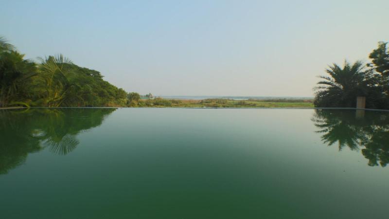 Sterling Palavelli Godavari image