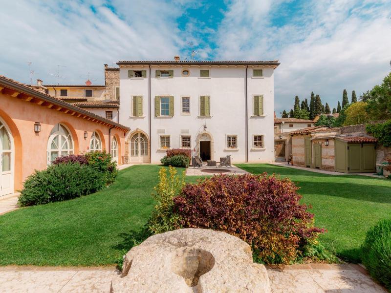 Residence Corte San Carlo image