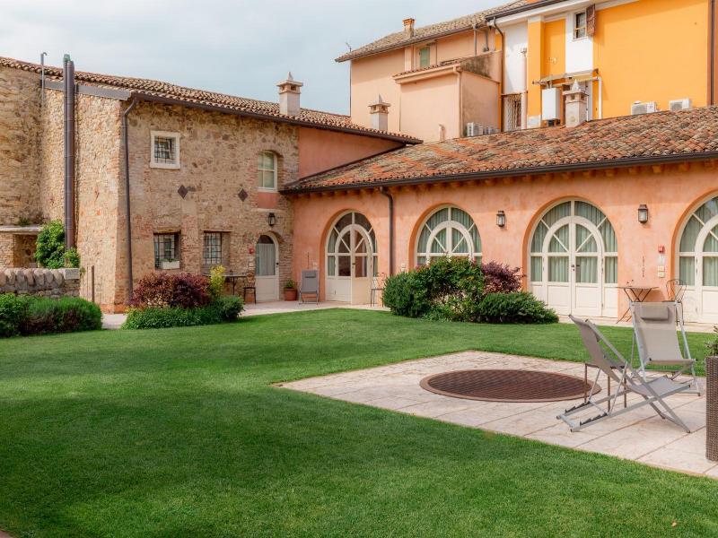 Residence Corte San Carlo image