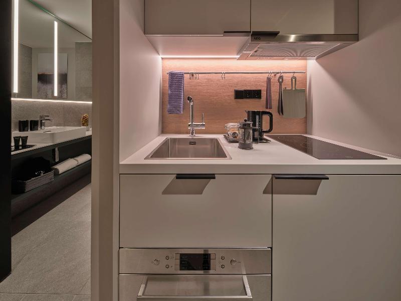 Adina Apartment Hotel Wiesbaden image