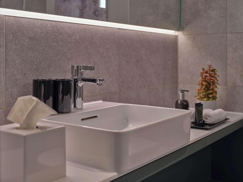 Adina Apartment Hotel Wiesbaden image