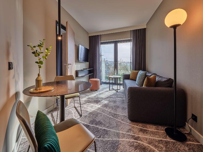 Adina Apartment Hotel Wiesbaden image