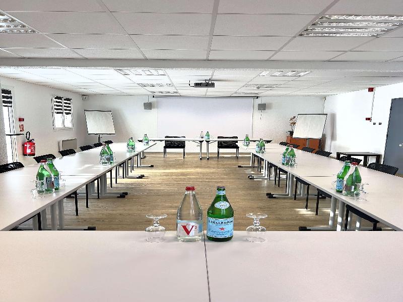 Kyriad Direct Reims Bezannes image