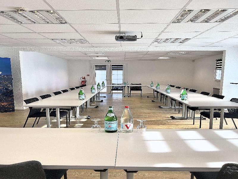 Kyriad Direct Reims Bezannes image