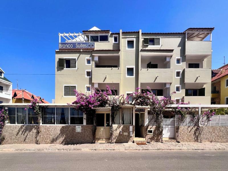 Branco Suites  image