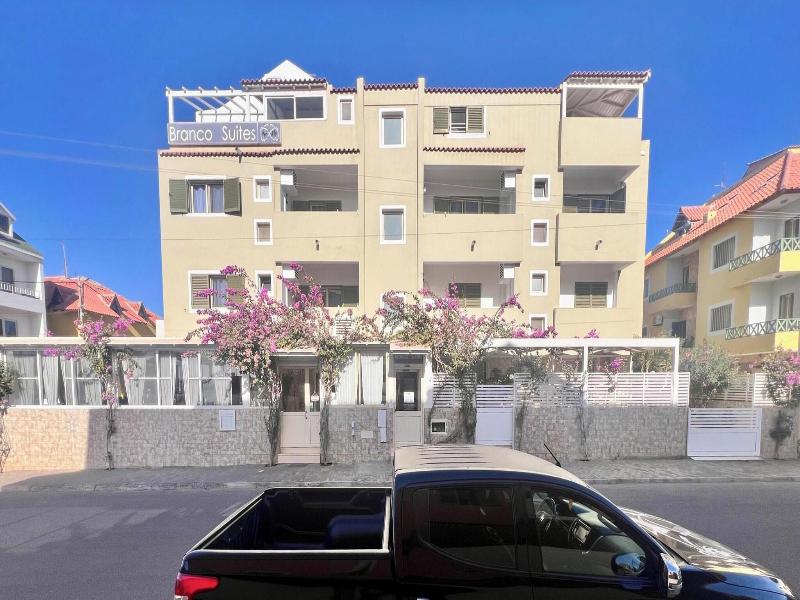 Branco Suites  image