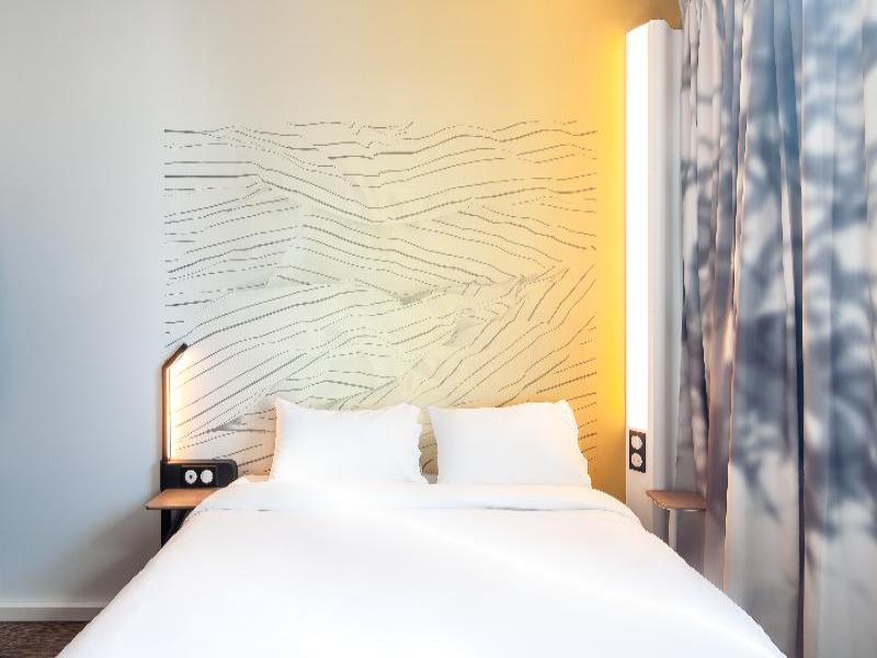 B&B HOTEL Paris Porte De Bagnolet image
