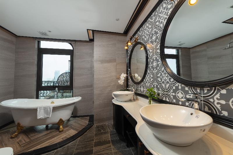 FTE Ba Dinh Hotel image