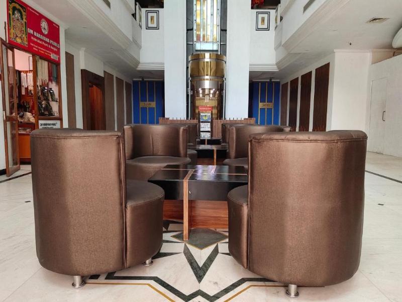Zip By Spree Hotels Surabi International image