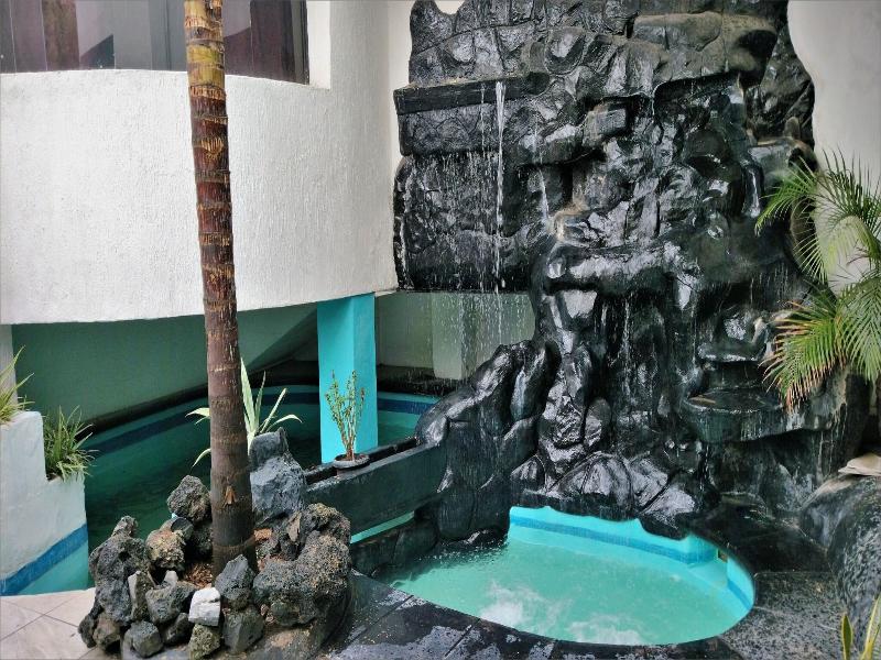 Hotel Laguna Inn image