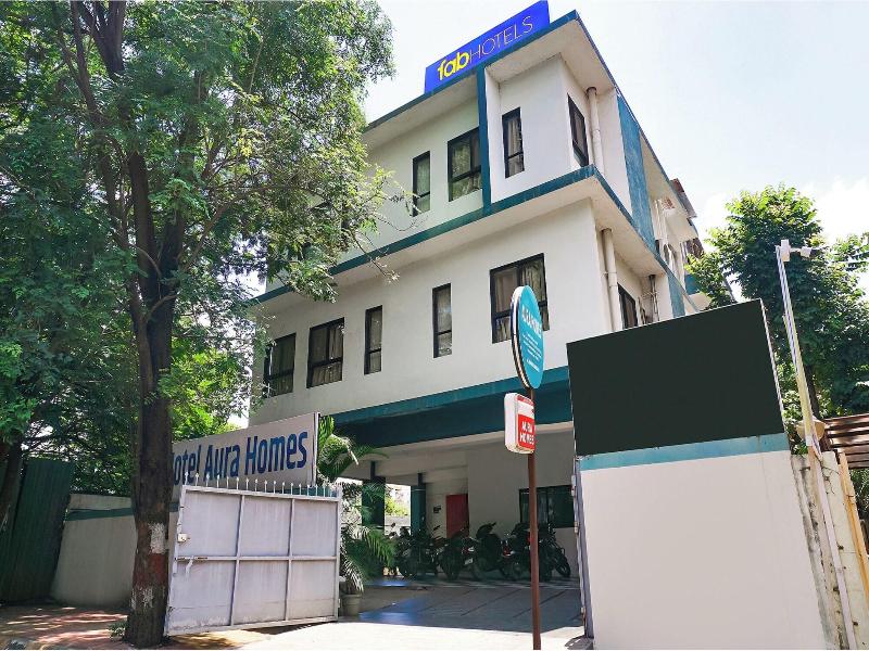 FabHotel Aura Homes image