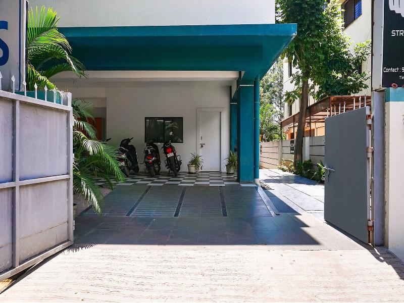 FabHotel Aura Homes image