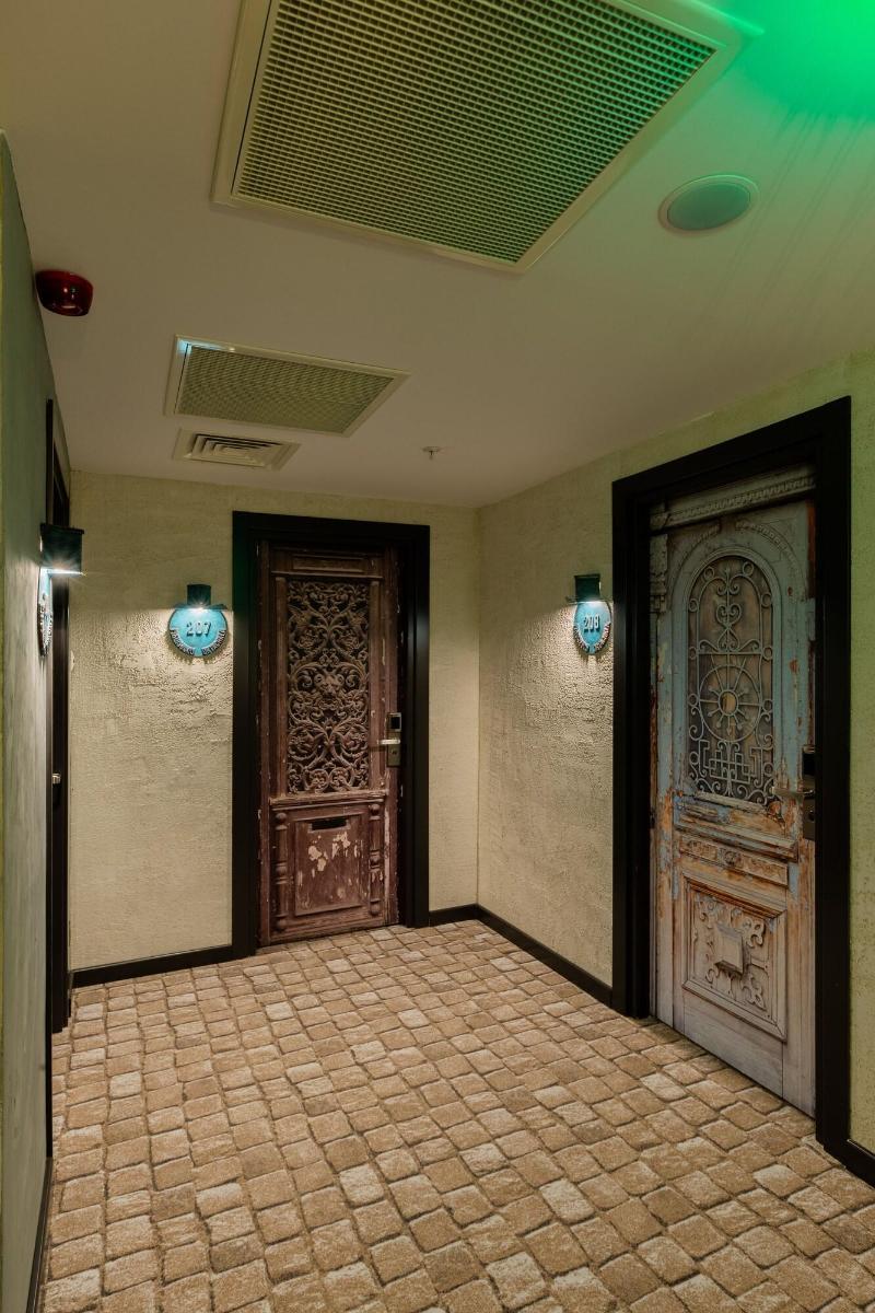 Hotel Biography image
